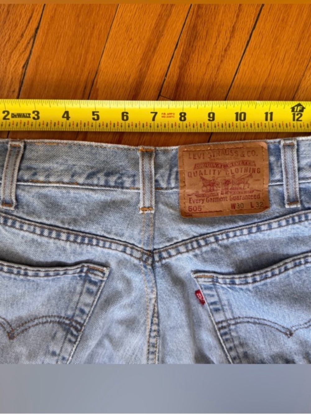 Vintage Levi's Straight-Leg Jeans with Frayed Hem - Picture 3 of 6